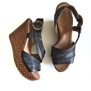 Naya Estra Sandals Black Leather size 8